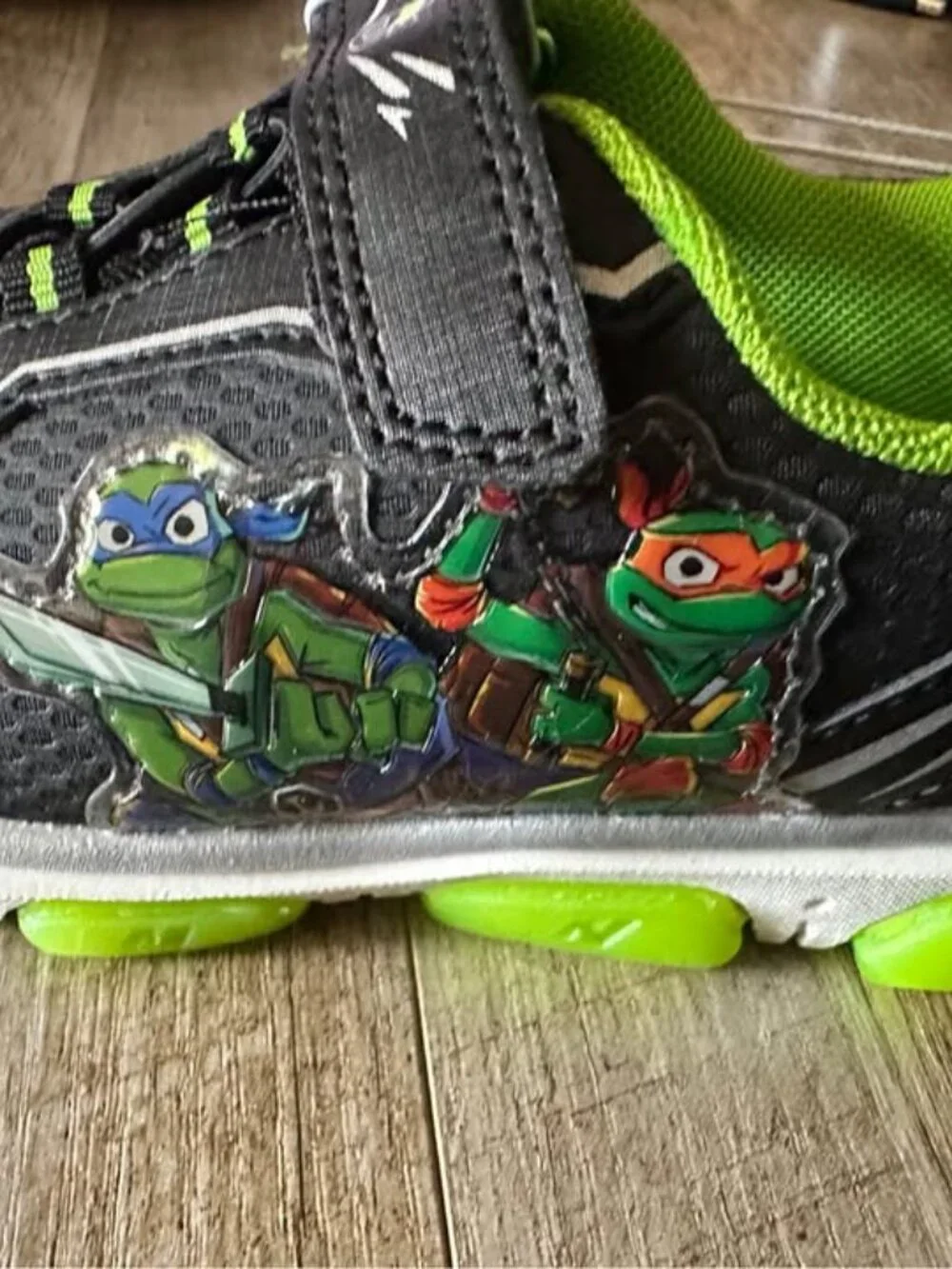 Teenage Mutant Ninja Turtles Light-Up Sneakers Sz 11